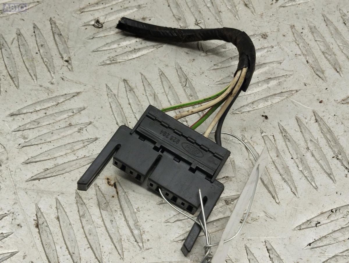 Разъем AUX / USB к Ford Focus 2001