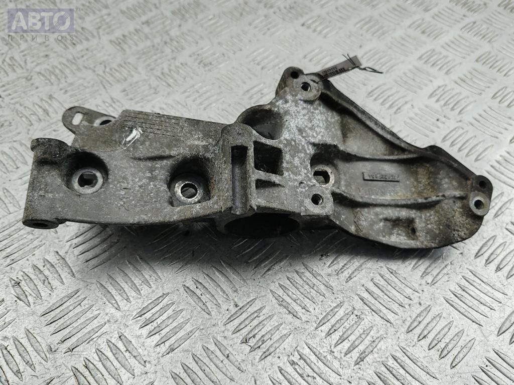 Кронштейн генератора к Renault Scenic 2004