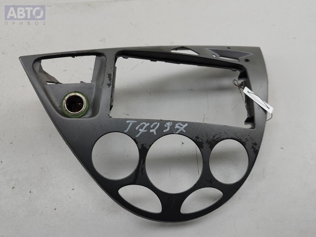 Рамка под магнитолу к Ford Focus 2003