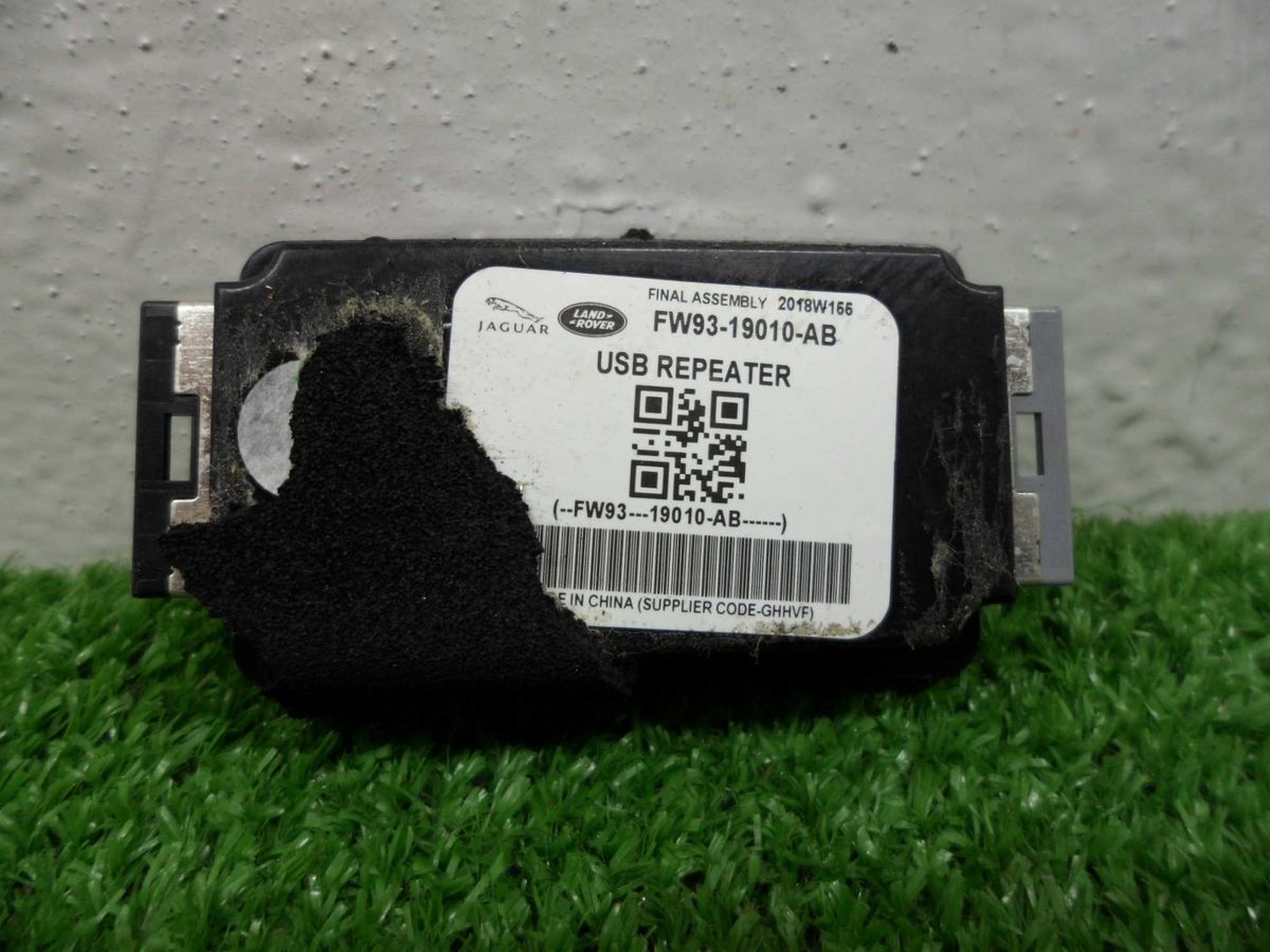Разъем AUX / USB к Jaguar XE 2019