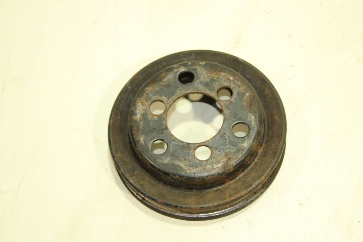 Шкив помпы к Audi A4 2000