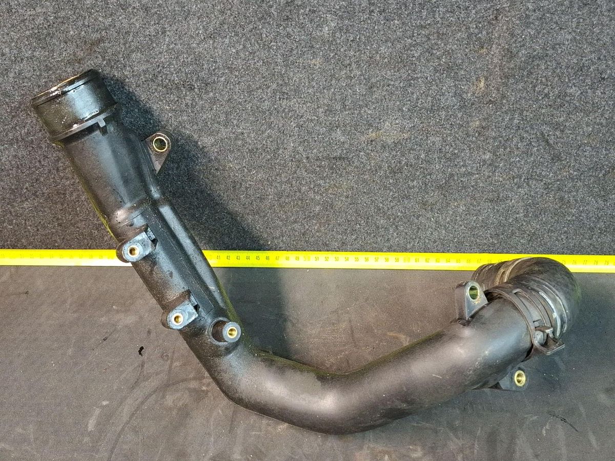 Патрубок интеркулера к Mazda 626 2001