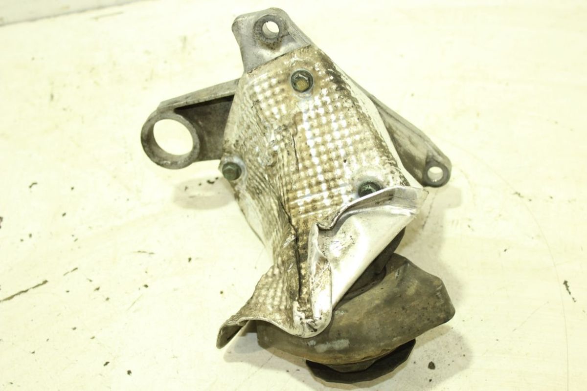 Кронштейн КПП к Audi A4 1998