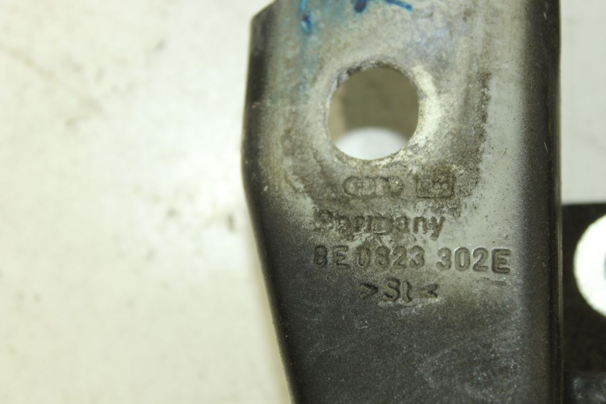 Петля капота к Audi A4 2004