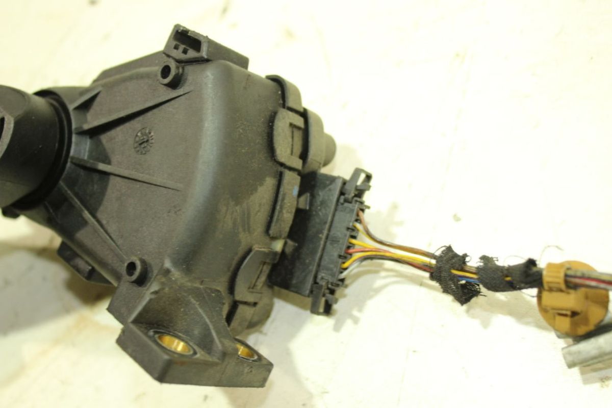 Педаль газа к Audi A4 2000
