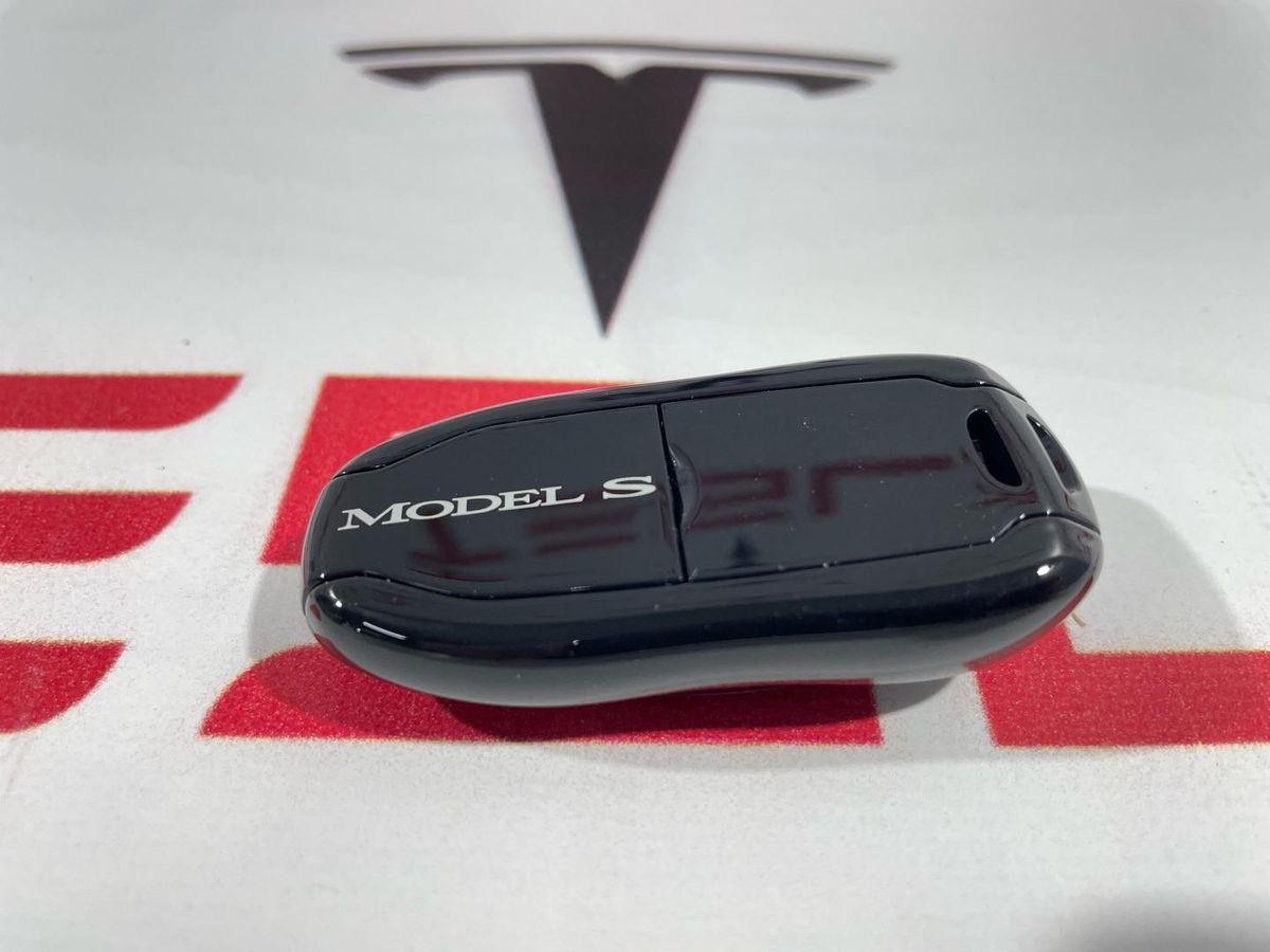 Ключ к Tesla Model S 2019
