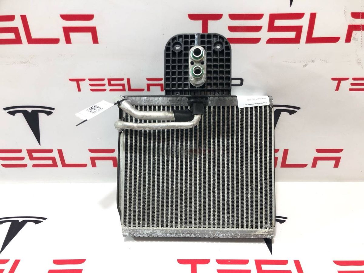 Радиатор EGR к Tesla Model S 2016
