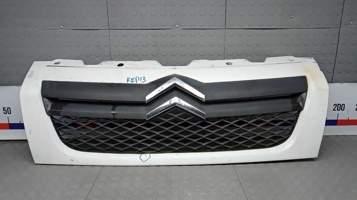 Решетка радиатора к Citroen Jumpy 2008