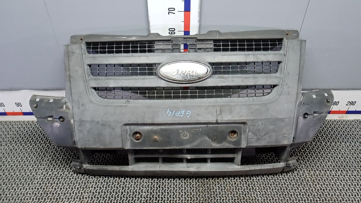 Бампер передний к Ford Tourneo Connect 2008