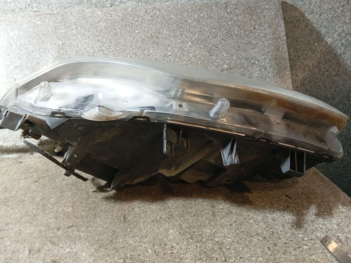 Фара правая к Renault Laguna 2010