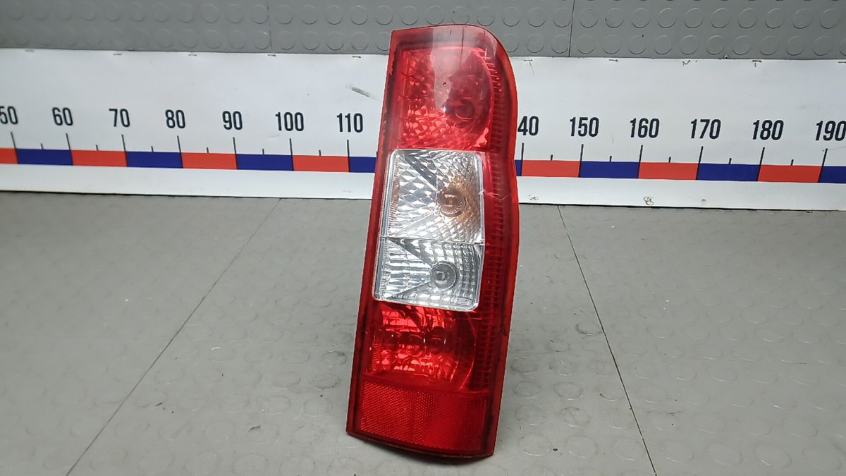 Фонарь задний правый к Ford Tourneo Connect 2008