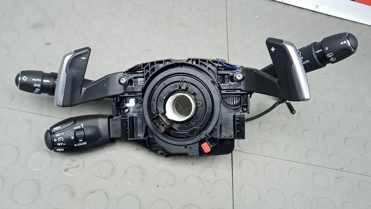 Переключатель подрулевой (стрекоза) к Peugeot 2008 2024