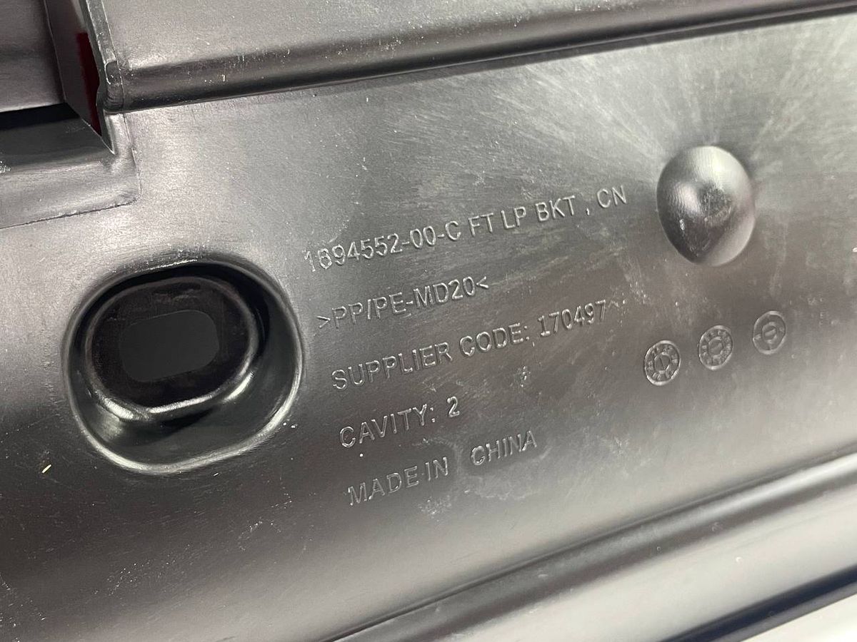 Бленда к Tesla Model 3 2025