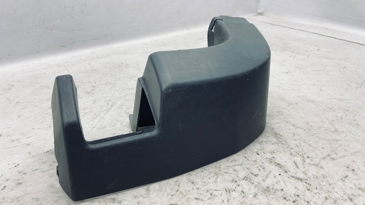 Клык бампера задний левый к Ford Tourneo Connect 2022