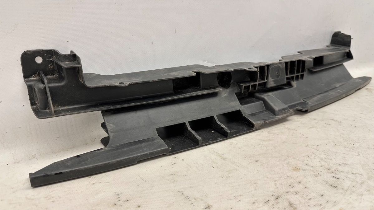 Кронштейн решетки радиатора к FAW Bestune T77 2024