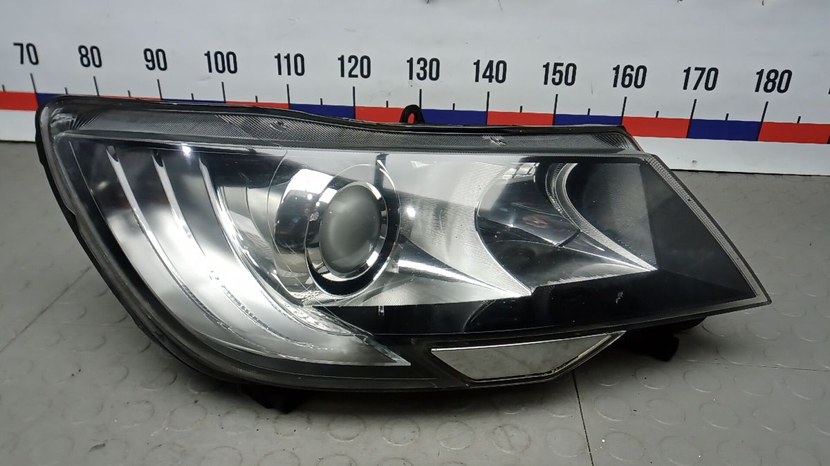 Фара правая к Skoda Superb 2013
