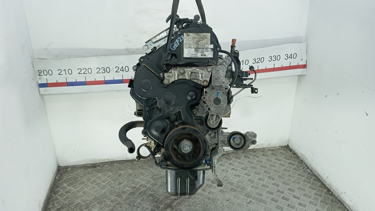Двигатель к Peugeot 208 2012