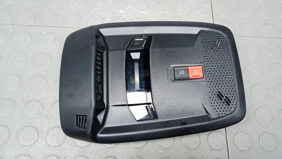 Плафон освещения салона к Peugeot 2008 2024