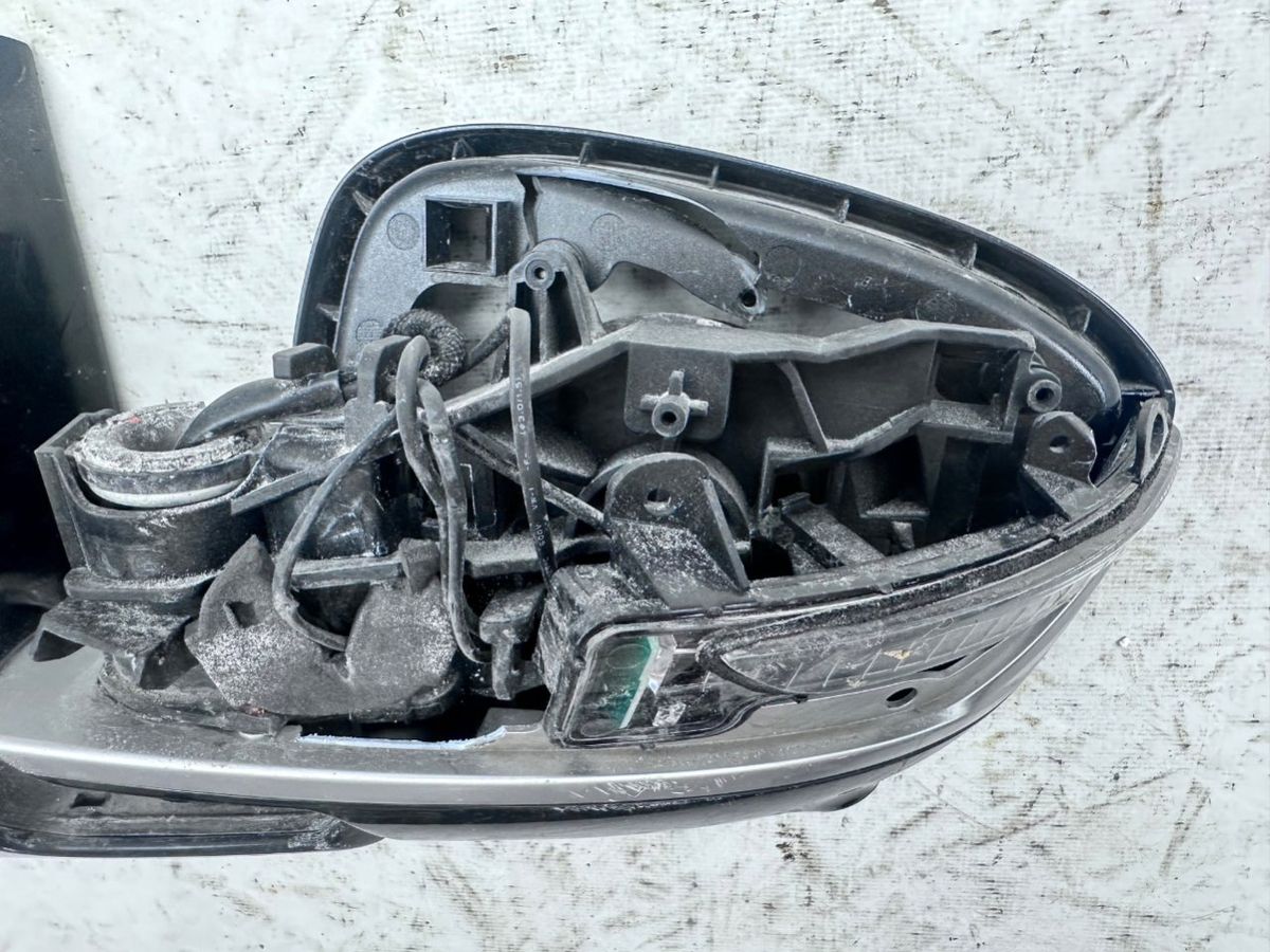 Корпус зеркала к Geely Coolray 2024