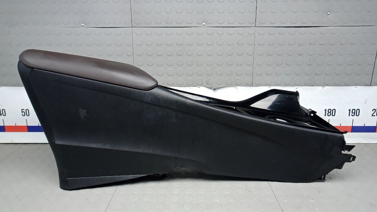 Подлокотник к Toyota C-HR 2017
