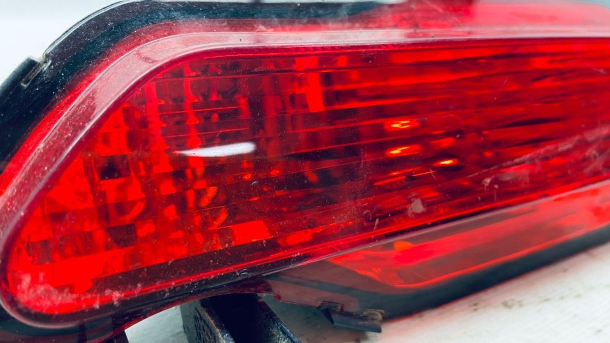 Фонарь противотуманный центральный к FAW Besturn B50 2022