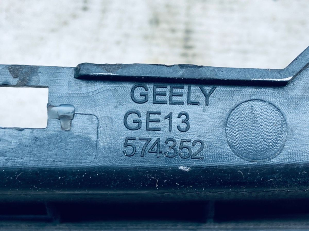 Рамка зеркала наружного левого к Geely Geometry C 2023