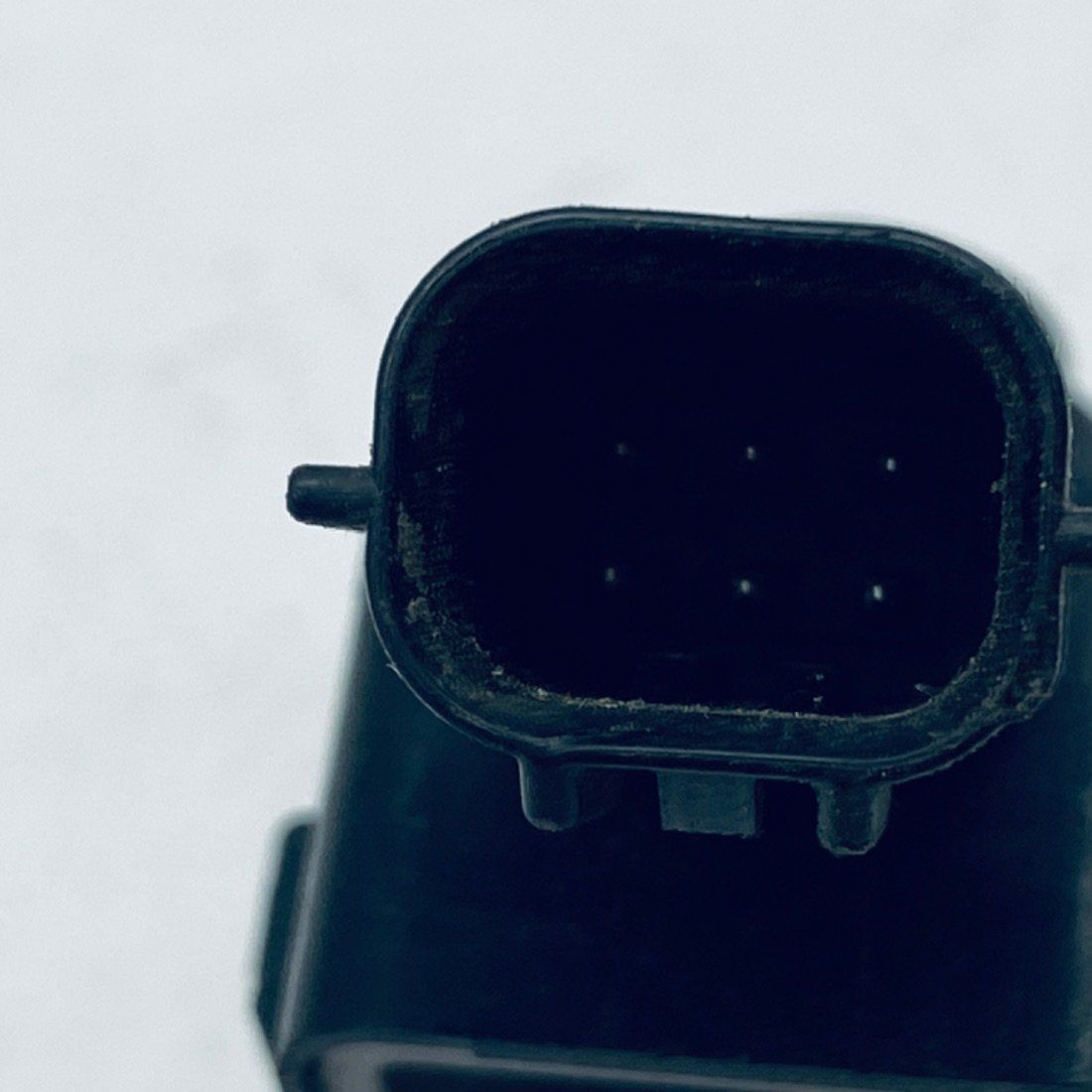 Датчик парктроника к Toyota Land Cruiser 2020