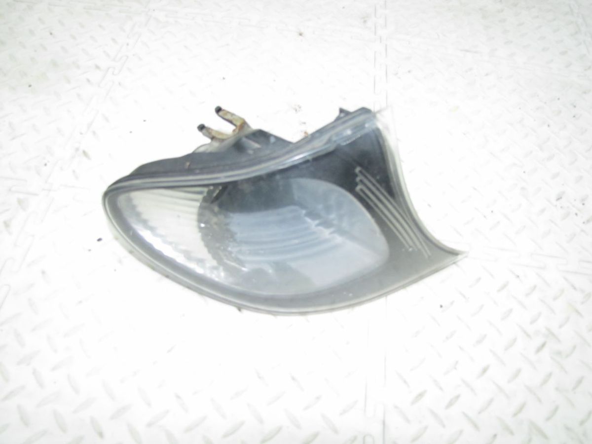 Поворотник правый к BMW 3 series 2005