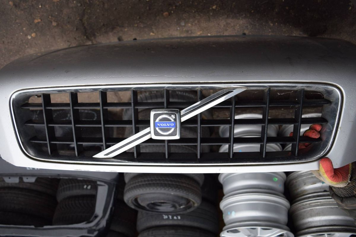 Решетка радиатора к Volvo XC90 2003