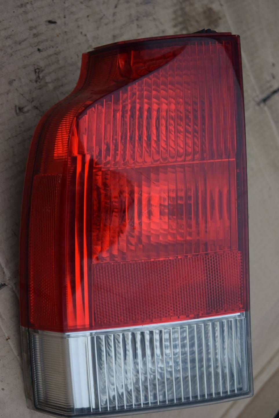 Фонарь задний левый к Volvo V70 2001