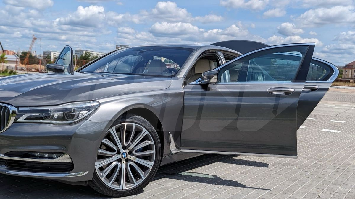 BMW 7 series VI (G11/G12), 2016