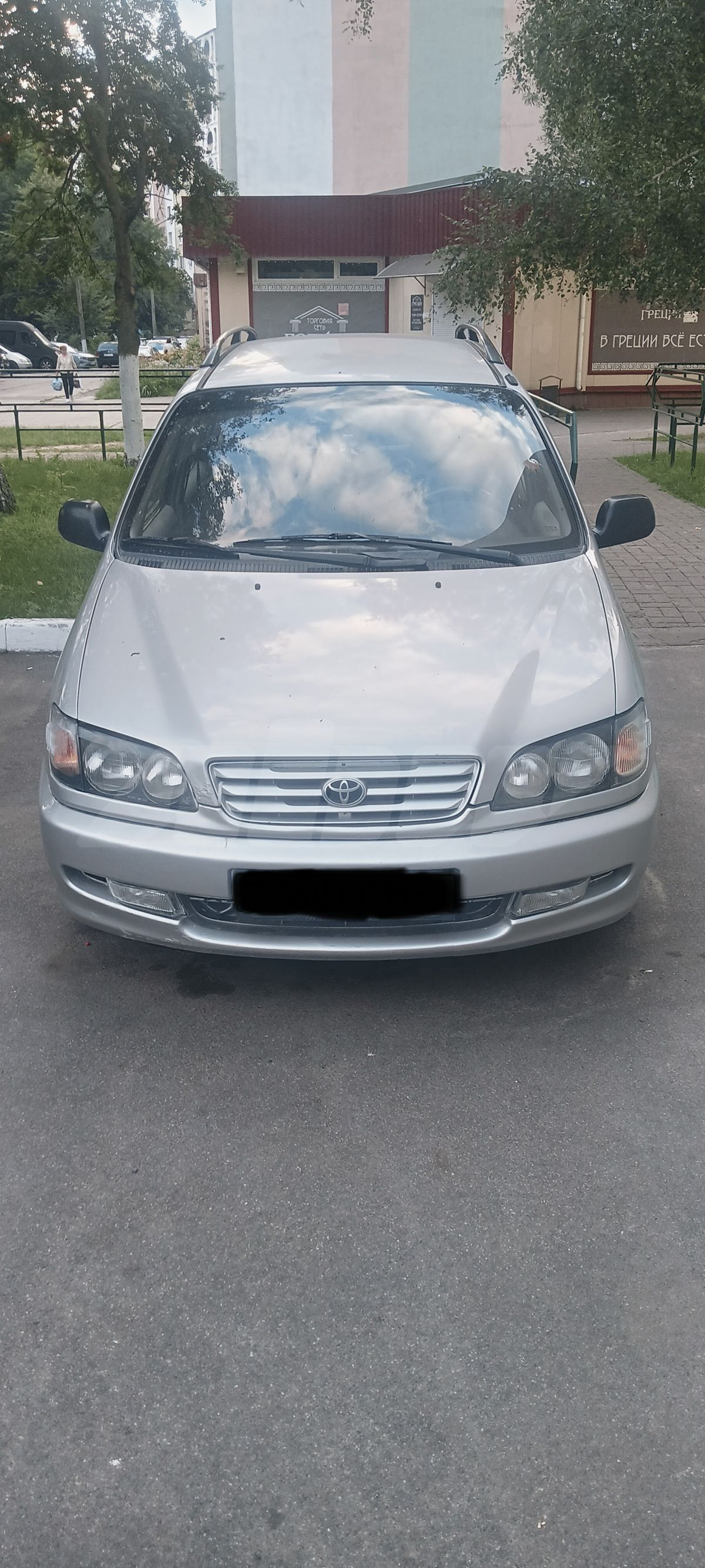 Toyota Picnic I, 1998