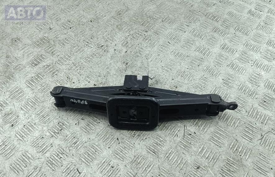 Домкрат к Hyundai i30 2009