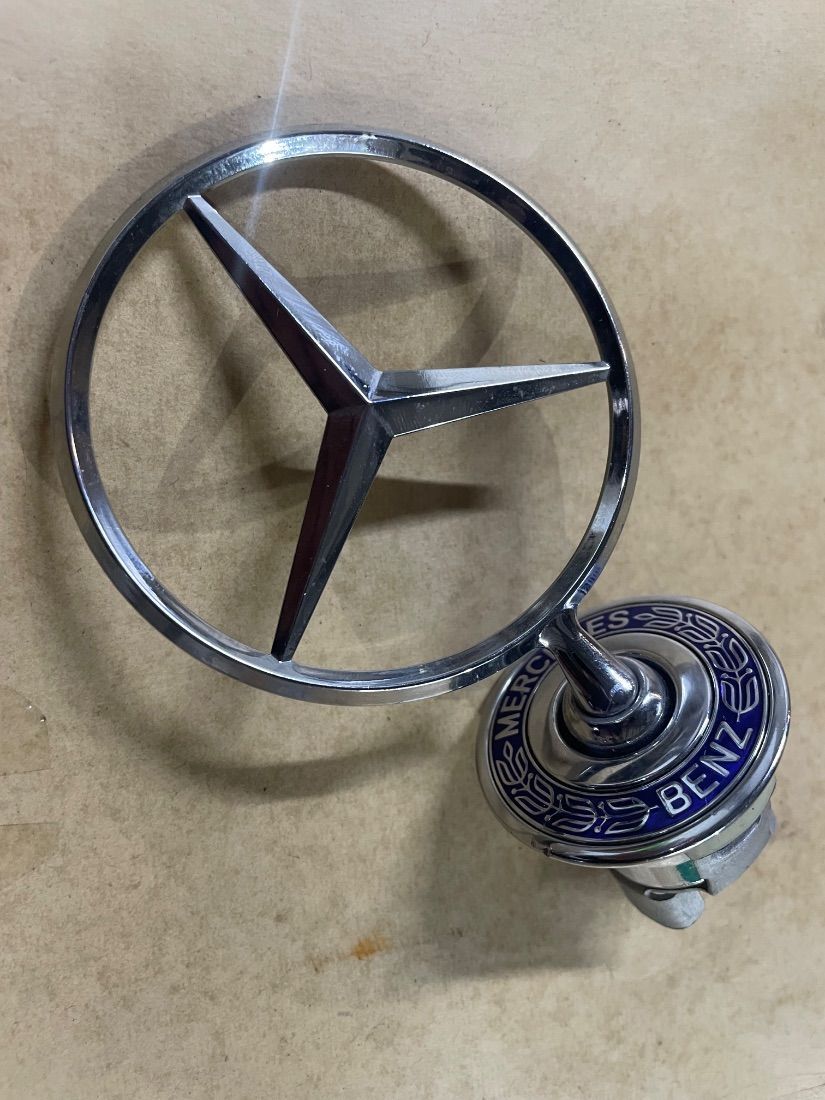 Эмблема к Mercedes-Benz E-klasse 2002