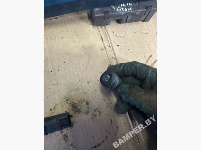 Кнопка противотуманных фар к Ford Fiesta 1997