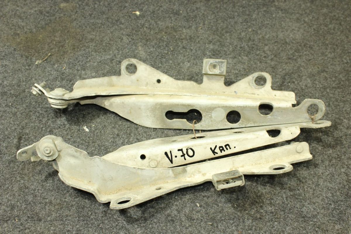 Петля капота к Volvo V70 2002