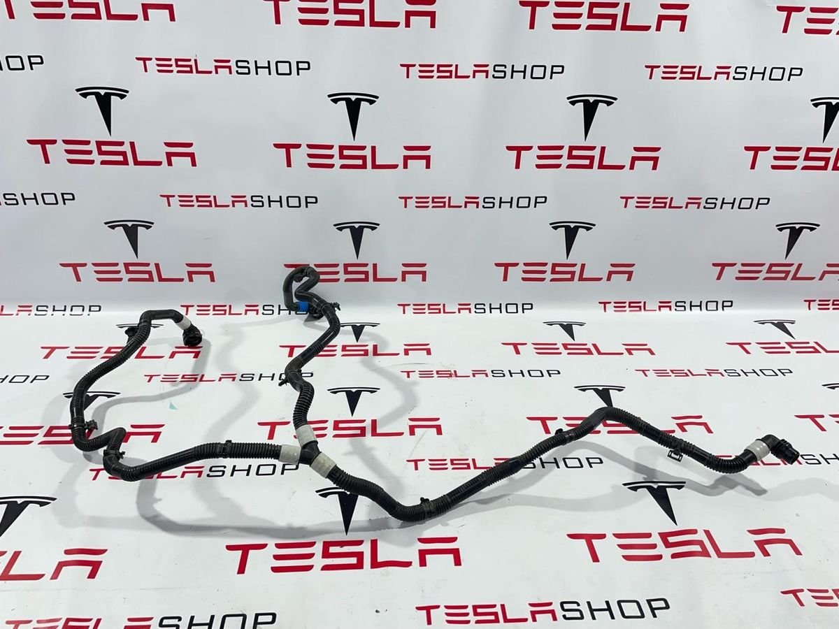 Патрубок радиатора к Tesla Model X 2022