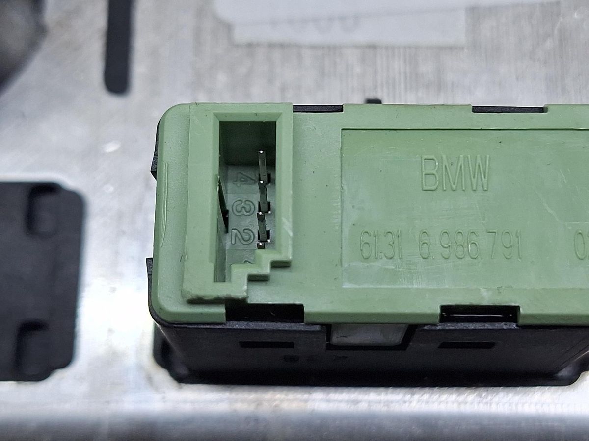 Разъем AUX / USB к BMW 5 2005