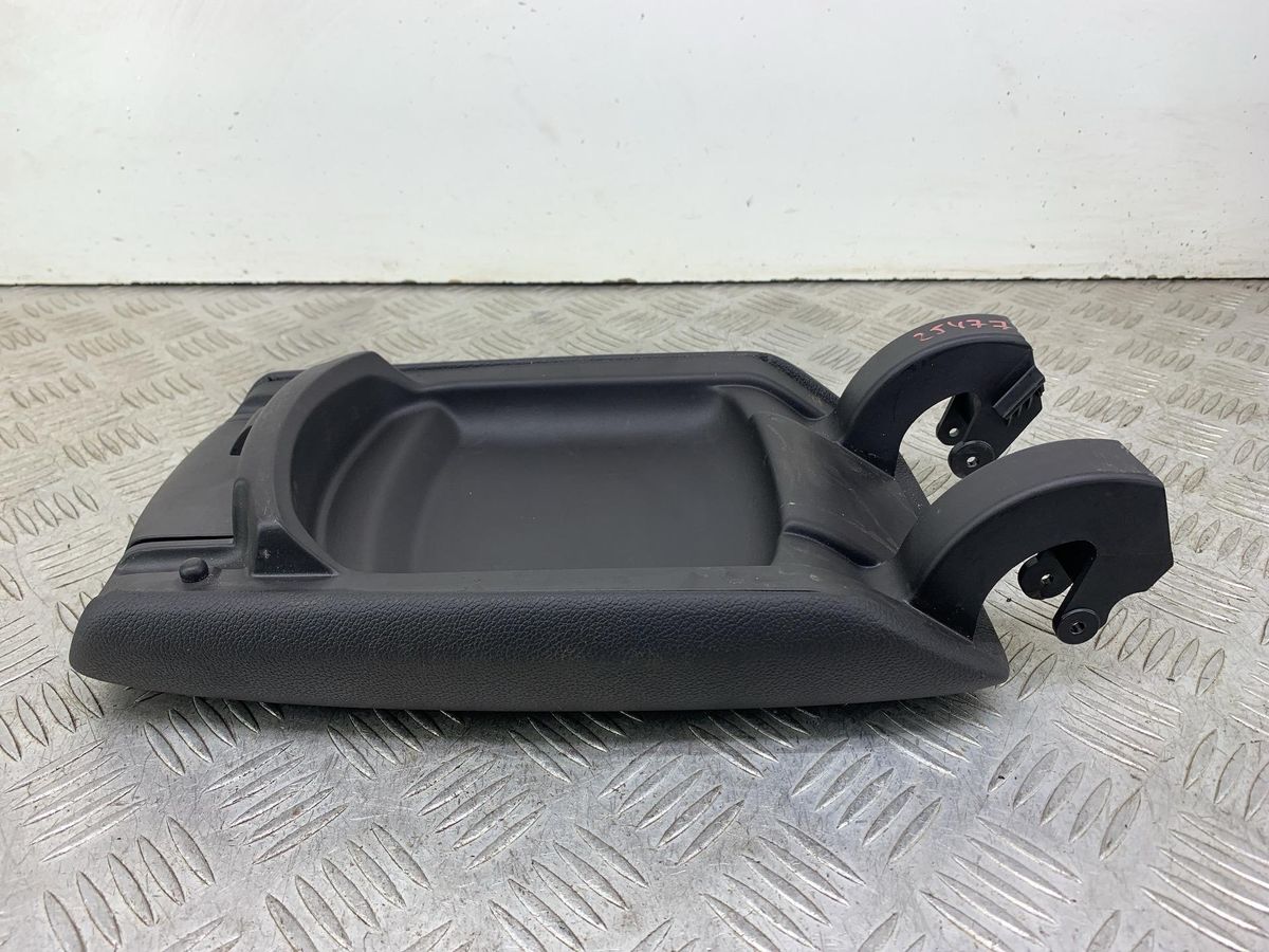 Подлокотник к Opel Insignia 2018
