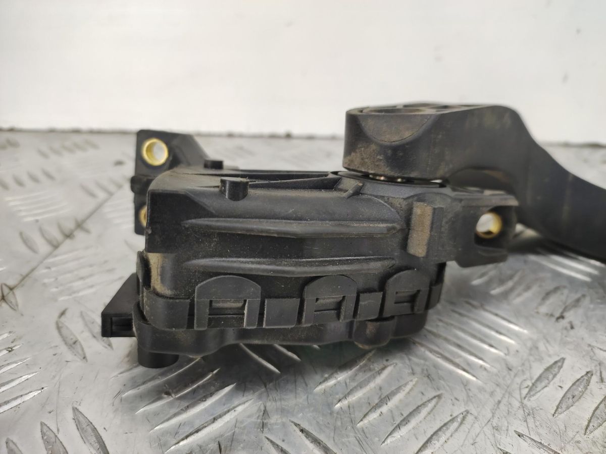 Педаль газа к Audi A6 1999