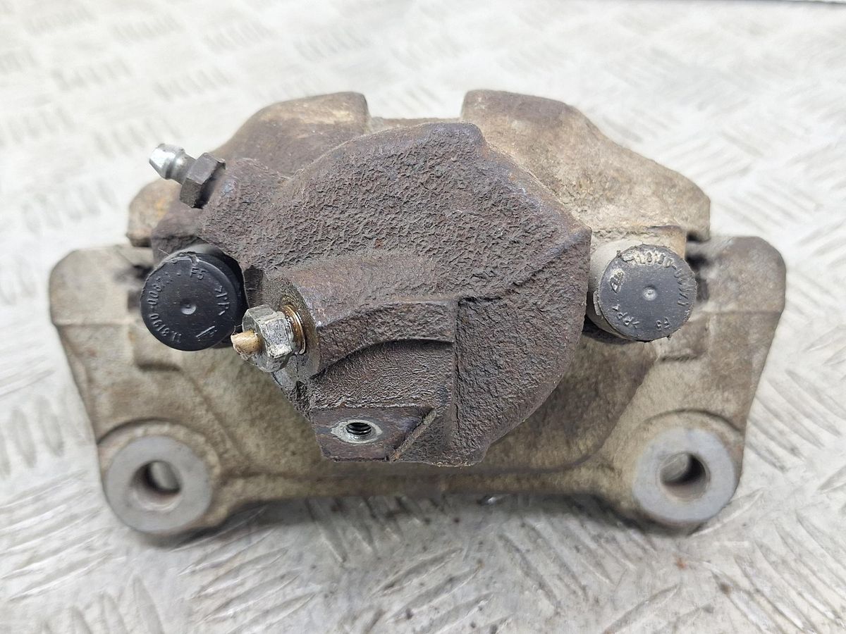 Суппорт передний правый к Audi A4 2003