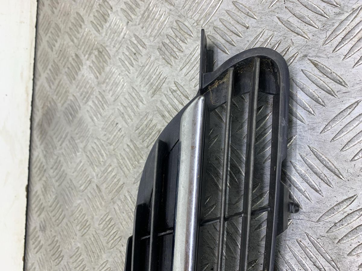 Решетка радиатора к Nissan Almera Tino 2003