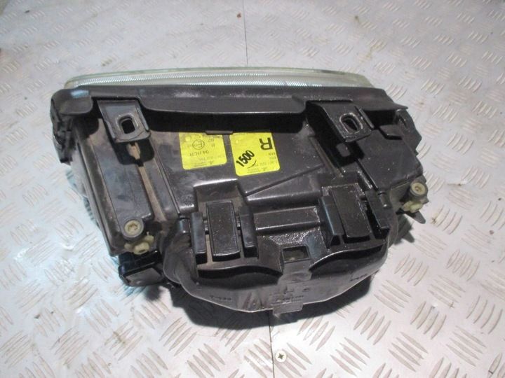Фара правая к Audi S4 1997
