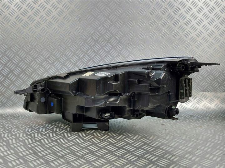 Фара правая к Ford Escape 2013