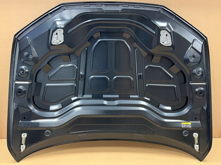 Капот к Audi e-tron 2018