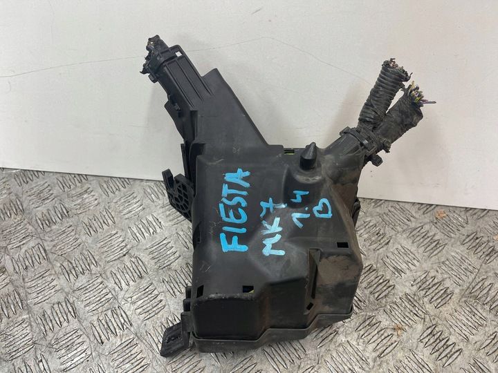 Блок предохранителей к Ford Fiesta 2001