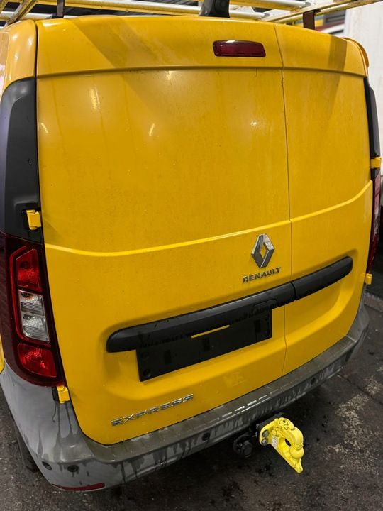 Бампер задний к Chevrolet Express 1996