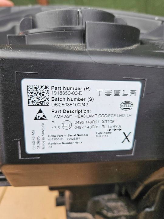 Фара левая к Tesla Model Y 2020
