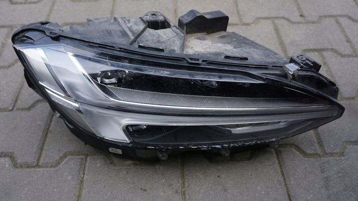 Фара правая к Volvo S90 2016
