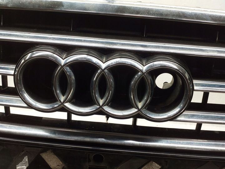 Бампер передний к Audi S8 2012